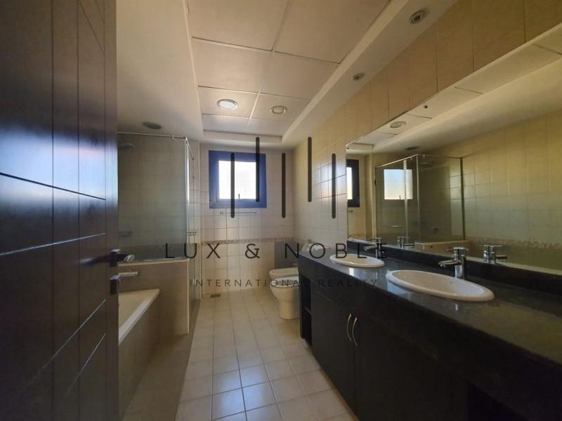 4 bed, 5 bath Townhouse for sale in Burj Al Salam, Sheikh Zayed Road, Dubai for price AED 3600000 