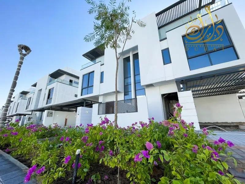 5 bed, 5 bath Villa for sale in Sharjah Waterfront City, Sharjah for price AED 3500000 